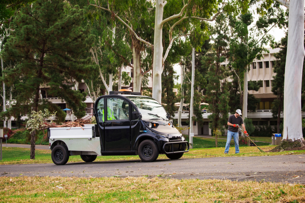 Polaris GEM commercial NEV - Image 3